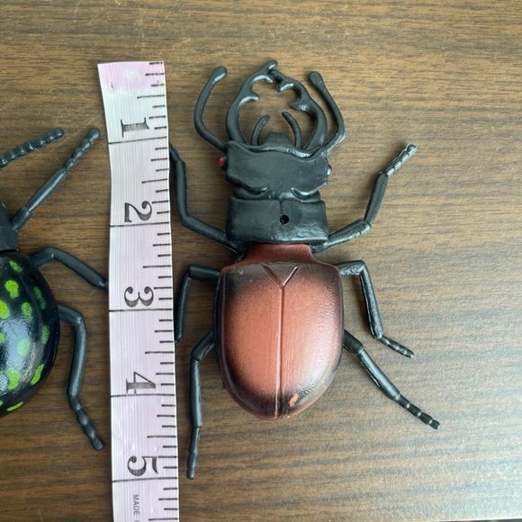 (4) Vintage 1979 Beetle Toys - Picture 8 of 9